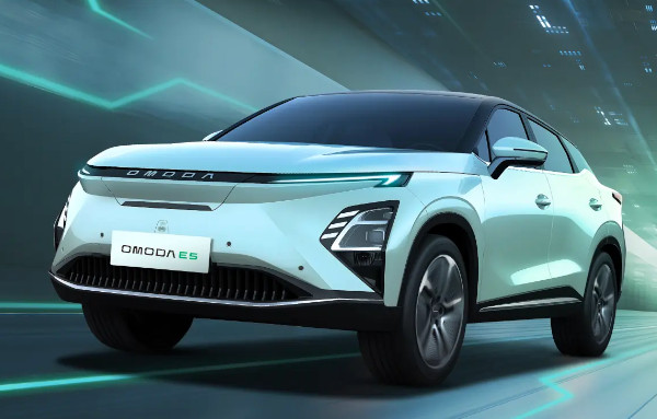 Chery-Omoda-e5-pluit